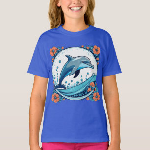 Niedliche Delfine springen im T - Shirt des Ozeans