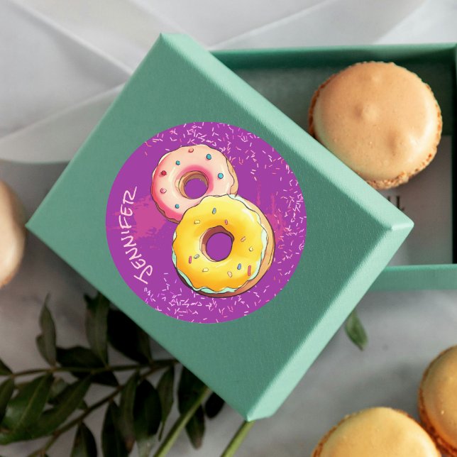 Niedliche Donut Acht Lila Sprinklen Runder Aufkleber (Von Creator hochgeladen)