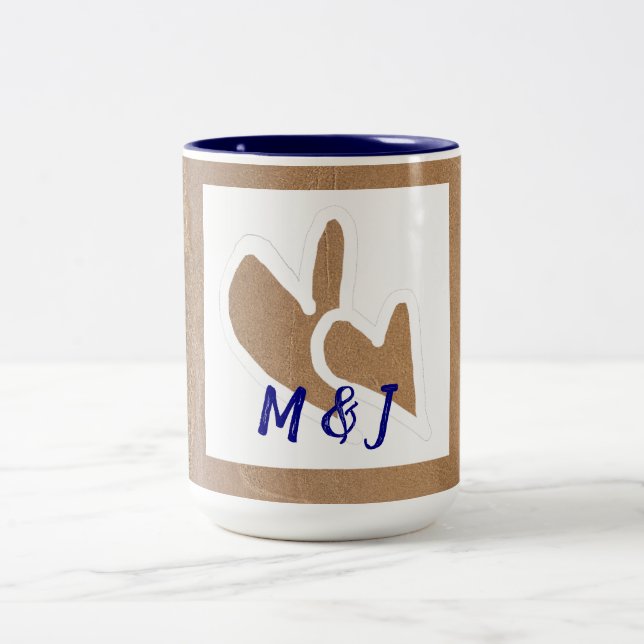 Niedliche Doodle Hearts Couple Monogramme Nautical Zweifarbige Tasse (Mittel)