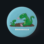 Niedliche Drachen braten Marshmallows Cartoon Button<br><div class="desc">Diese bezaubernden Drachen braten Marshmallows! Gezeichnet im niedlichen Cartoon-Illustrationsstil.</div>