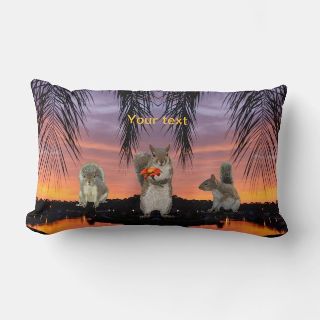 Niedliche Eichhörnchen bei tropischem Sonnenunterg Lendenkissen (Vorderseite)