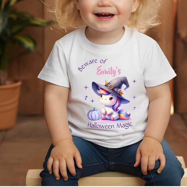 Niedliche Einhorn-Girls Halloween mit Namen Baby T-shirt (Von Creator hochgeladen)