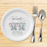 Niedliche Elephant Girl Boy Twins Kinderdusche Pappteller<br><div class="desc">Niedliche Teller für die Baby- und Jungendusche mit "Two Sweet Little Peanuts Are On Your Way" in lustiger grauer Typografie und einem stilvollen Drehbuch mit Wimpern und rosa und blauen Aquarellen von Zwillingsbabys. Personalisieren Sie den Namen und das Duschdatum der künftigen Mutter in schlichter grauer Typografie.</div>