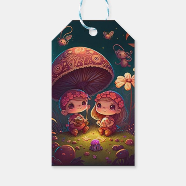 Niedliche Elfen spielen unter Pilzen Geschenkanhänger (Vorderseite)