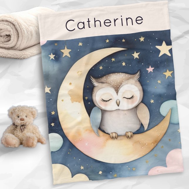 Niedliche Eule auf dem Mond mit Night Sky Personal Fleecedecke (A fleece blanket with personalized name, and watercolor-style picture of a cute owl, moon and stars)