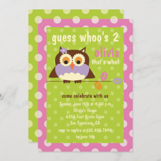 Niedliche Eule auf einer Zweigstelle Polka Dots Ge Einladung