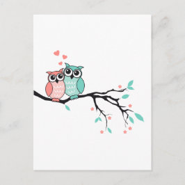 Niedliche Eule in Liebe auf Baumzweig Postkarte