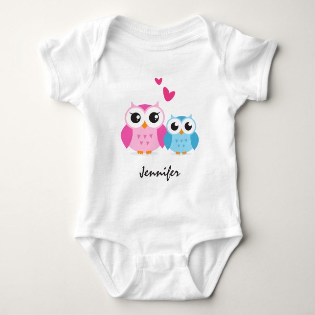 Niedliche Eulen aus Cartoon mit personalisiertem N Baby Strampler (Vorderseite)
