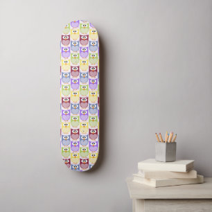 Niedliche Eulen, Eukalyptusmuster, Babyschale, far Skateboard