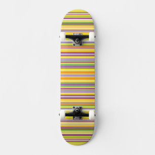 Niedliche farbige Streifen Design All-Over-Print-T Skateboard