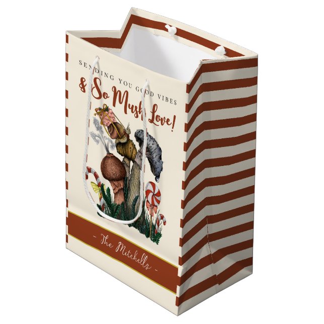 Niedliche festliche Schnecke Merry Magic Pilz Weih Mittlere Geschenktüte (Vorderseite Schrägansicht)