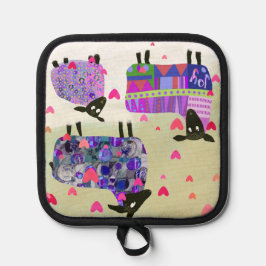 Niedliche, fröhliche Schafe mit dem Mitt Hearts Ov Topflappen