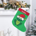 Niedliche Frosch-Kids Großer Weihnachtsstrumpf<br><div class="desc">Dieser wunderschöne Frosch Weihnachten Strumpf hat einen niedlichen grünen Frosch mit einer roten Weihnachtsmannmütze. Dieser bezaubernde personalisierte Strumpf ist mit einem schönen grünen Hintergrund geschmückt. Personalisieren Sie mit Ihrem eigenen Text am Ende für ein klassisches Geschenk.</div>