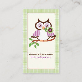 Niedliche Frühlingshaube auf einem Ast, grüne kari Visitenkarte