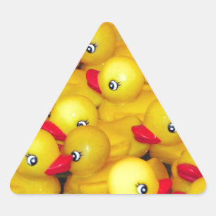Niedliche gelbe Gummiduckies Dreieckiger Aufkleber