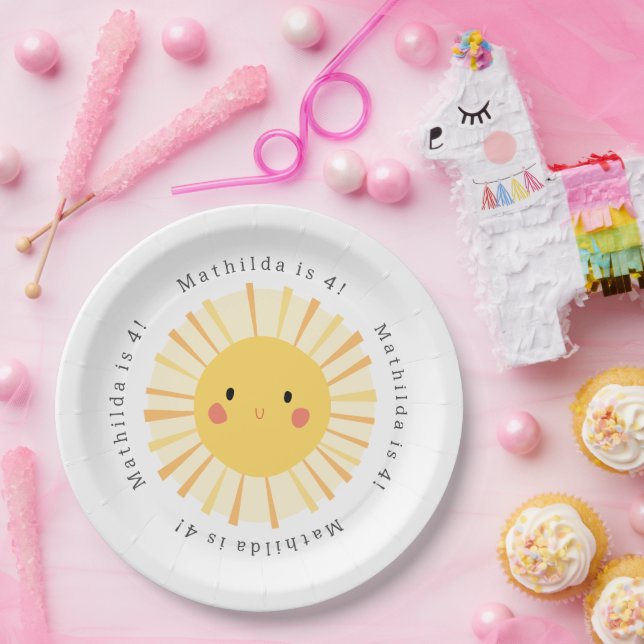 Niedliche gelbe Sonnenscheinillustrierung Geburtst Pappteller (Party)