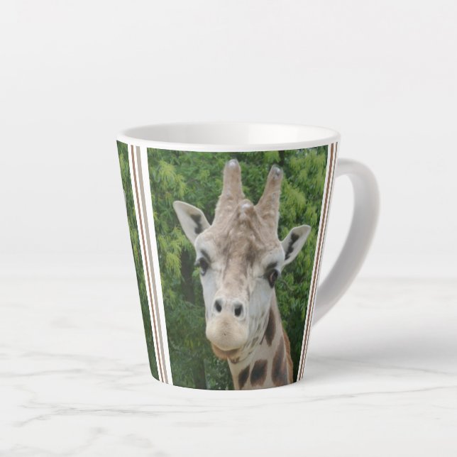 Niedliche Giraffe Nah-Up Design Latte Tasse (Rechte Ecke)
