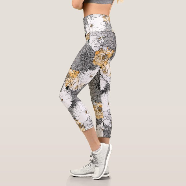 Niedliche Girly Yellow & GraublütenIllustration Capri Leggings (Links)