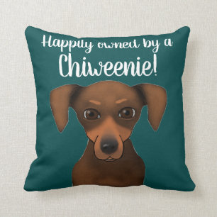 Niedliche glücklich besessene Chiweenie Kissen