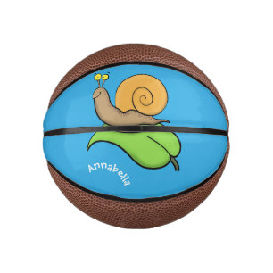 Niedliche, glückliche Schnecke auf einer Cartoon-I Mini Basketball