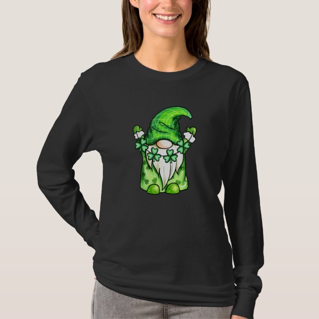 Niedliche Gnome grün mit Kleeblatt für St Patrick' T-Shirt (Vorderseite)