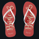 Niedliche Goldbrille, Herz, Rot - Personalisiert Flip Flops<br><div class="desc">Niedliche goldglänzende Braut und Herz auf rotem Hintergrund mit Ihrem Namen. Wählen Sie den Kostümknopf,  um Stil,  Farbe und Größe der Schriftart zu ändern.Jedes Mädchen würde Liebe haben,  dieses elegante und stilvolle Design zu haben.</div>