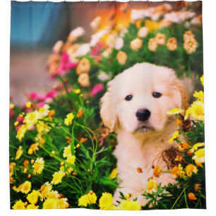 Niedliche goldene Retriever Welpe und gelbe Blumen Duschvorhang