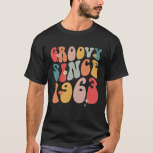 Niedliche Groovy Seit 1963 Farbenfrohe Blume Stil T-Shirt