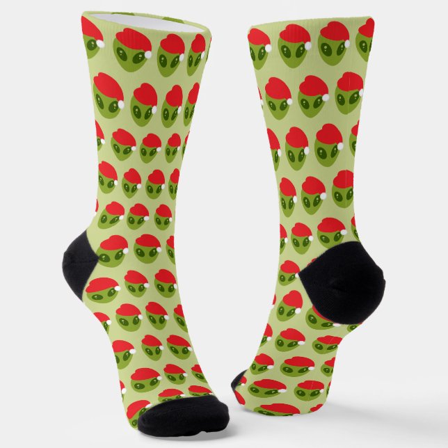 Niedliche grüne Alien in Weihnachtsmannmütze Muste Socken (Gewinkelt)