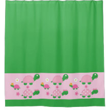 Niedliche grüne Schildkröte auf buntem Rosa