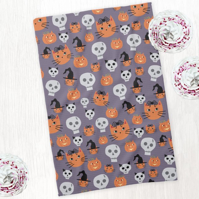 Niedliche Halloween-Katzen und -Skulls Spooky Geschirrtuch (Fun kitty cats and skulls Halloween kitchen tea towel)
