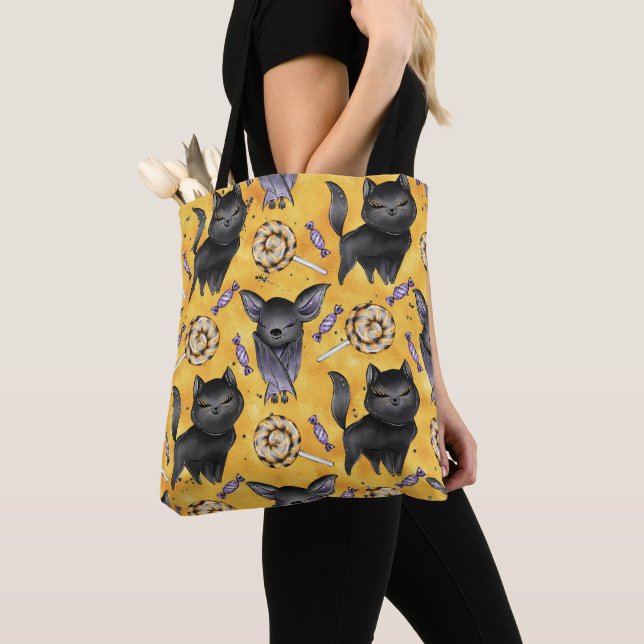 NIEDLICHE HALLOWEEN SCHWARZKATZEN UND -BATTEN (Von Nahem)