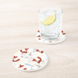 Niedliche, handgezogene Foxhörnchen in Gelb-Blau-R Getränkeuntersetzer