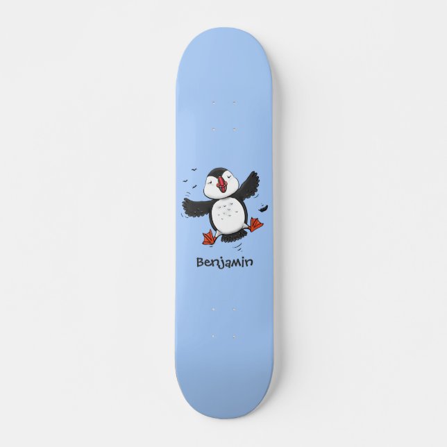 Niedliche Happy-Fying-Puffsängerin mit blauen Cart Skateboard (Vorne)