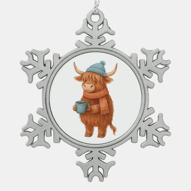 Niedliche Hochlandkuh mit Kaffee - Gemütlich Winte Schneeflocken Zinn-Ornament (Vorderseite)