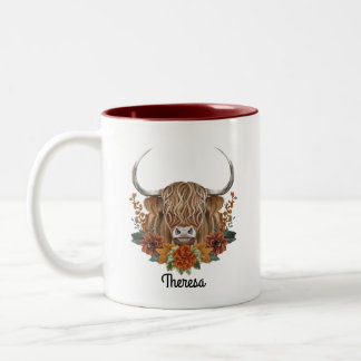 Niedliche Hochlandkühe mit Herbstfällen Blume Pers Zweifarbige Tasse
