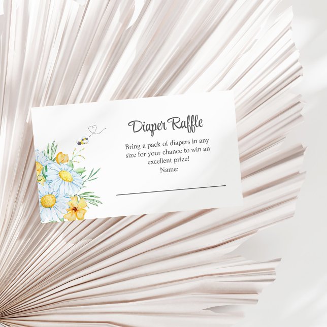 Niedliche Honey Bee Baby Dusche Windelwanne Begleitkarte (Cute Honey Bee Baby Shower Diaper Raffle Enclosure Card on a white dry palm leaf.)
