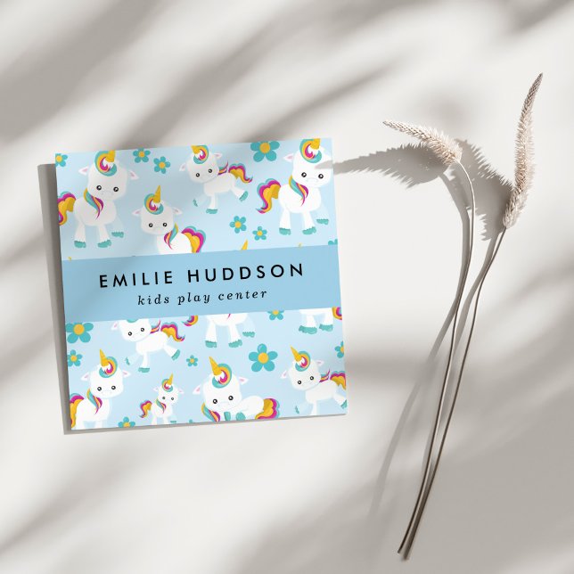 Niedliche Hörner, Kinderspielzentrum, Aktivitätsze Quadratische Visitenkarte (Von Creator hochgeladen)