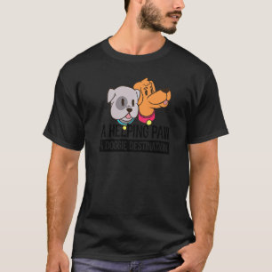 Niedliche Hunde als Beifuß für Haustiere Sitzplatz T-Shirt