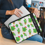 Niedliche Kakteen, Kaktusmuster, Sukkulent, Ihr Na Laptopschutzhülle<br><div class="desc">Niedliches,  lustiges und bezauberndes Muster mit grünen Kakteen. Modernes und trendiges Geschenk,  perfekt für den Kakteen Liebhaber in Ihrem Leben. Personalisieren Sie diese durch Hinzufügen von Namen,  Spitznamen,  Monogramm oder Initialen.</div>