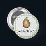 Niedliche Kartoffel - Mami zum Kinderdusche Button<br><div class="desc">"Ein bisschen Kartoffel ist unterwegs". Feiern Sie mit diesem Cartoon Kartoffeln Thema Babydusche Party! Wasserfarbene niedliche Kartoffel mit Babygesicht. Grüner Käfig.</div>