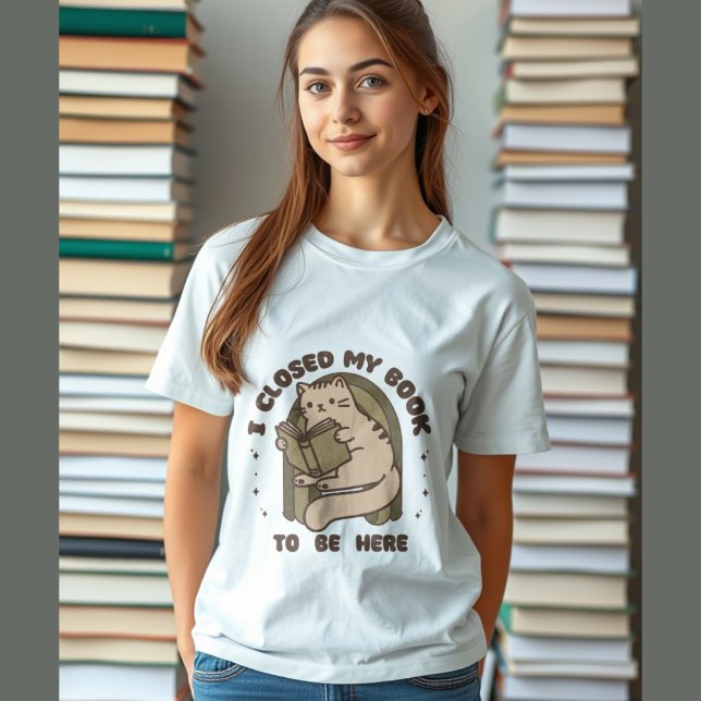 Niedliche Katze, die ein Buch liest, lustiges Spri T-Shirt (Von Creator hochgeladen)