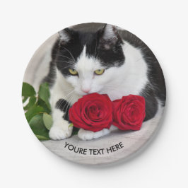 Niedliche Katze mit der Roten Rose Pappteller