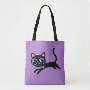 Niedliche Katze mit Fisch