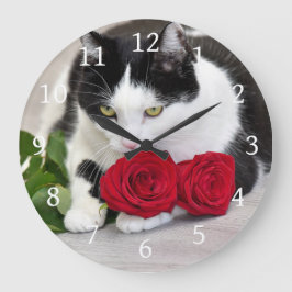 Niedliche Katze mit rote Rose Große Wanduhr