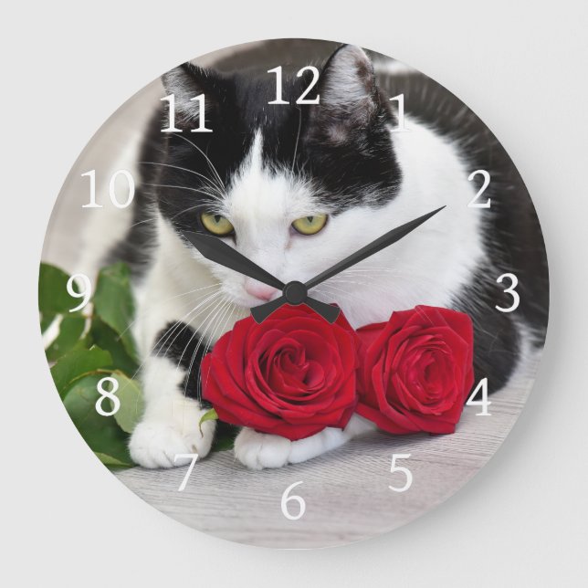 Niedliche Katze mit rote Rose Große Wanduhr (Vorderseite)