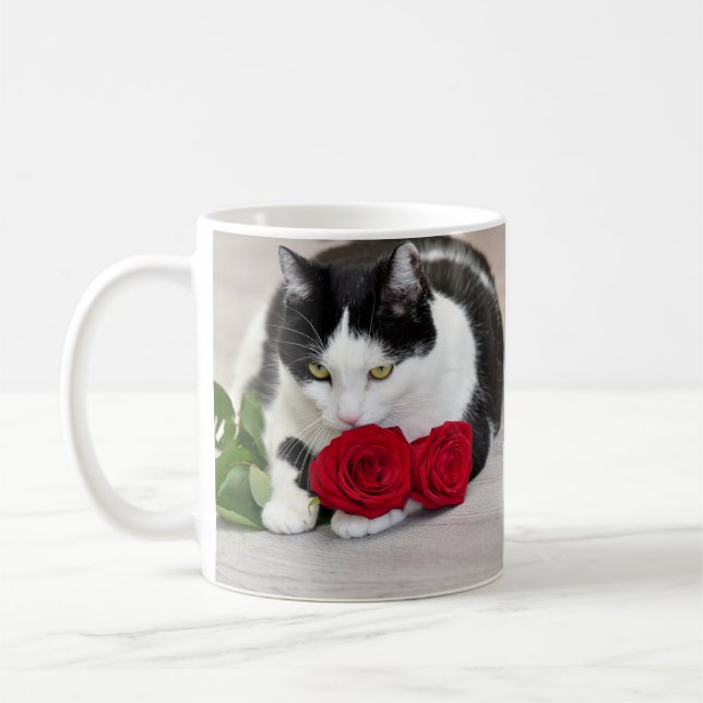 Niedliche Katze mit rote Rose Kaffeetasse (Links)