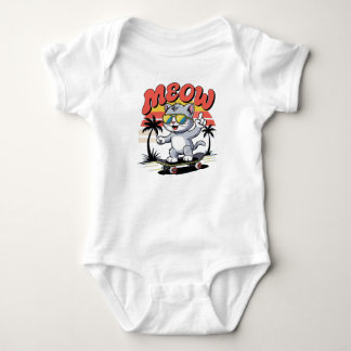 Niedliche Katze spielt auf schönem Feld Baby Strampler