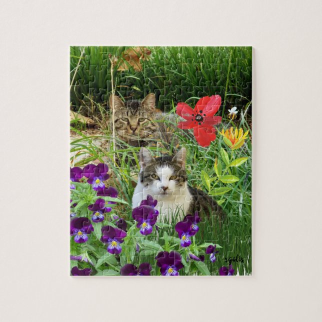 Niedliche Katzen im Garten Puzzle (Vertikal)