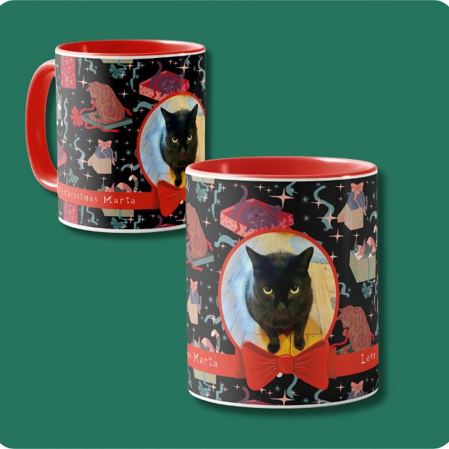 Niedliche Katzen in Weihnachtsboxen Personalisiert Tasse (Cute Cats play in Christmas wrapping Personalized photo Holiday Mug. )